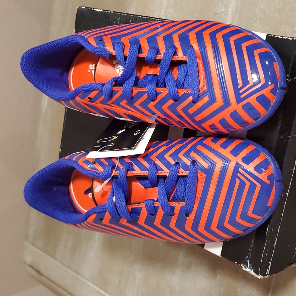 Indoor soccer shoes